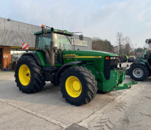 John Deere 8410